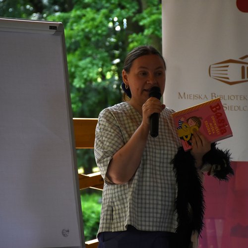 Obraz główny aktualności o tytule Spotkanie autorskie z Zofią Stanecką 