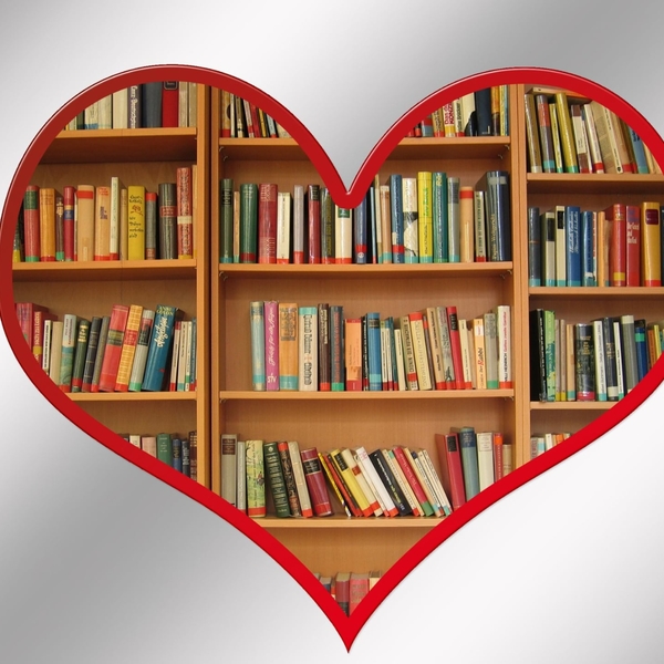 Obraz główny aktualności o tytule Zbiórka książek na kiermasz charytatywny